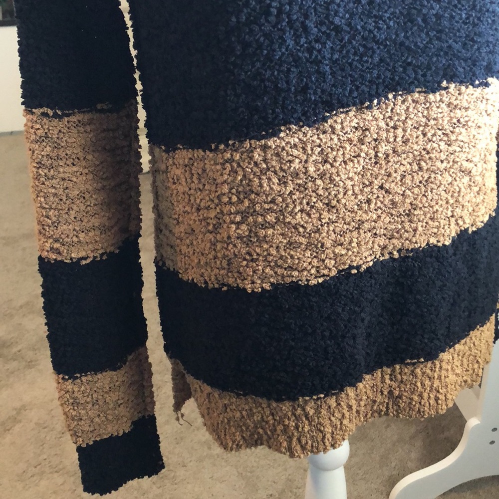 Sanctuary soft popcorn texture v-neck striped sweater - Picture 6 of 9